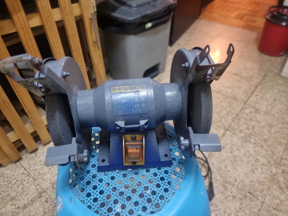 Esmeril polidor de bancada