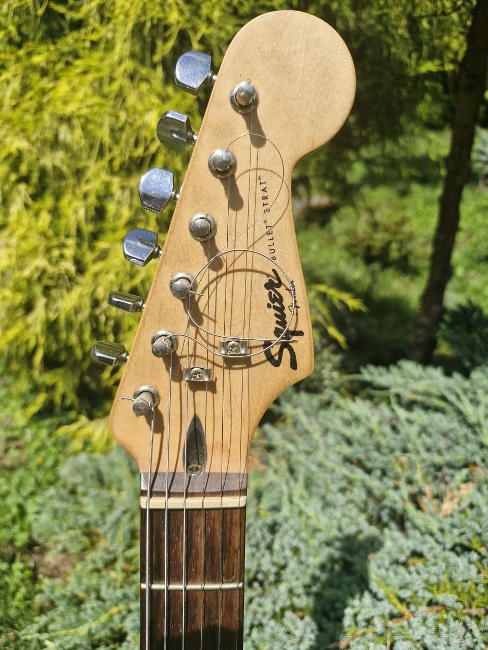 Електрогітара SQUIER by Fender Bullet STRATOCASTER HSS