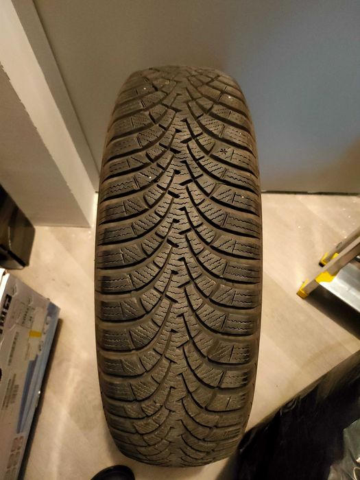 Sprzedam opony zimowe 4 sztuki-Goodyear 195/65 r15