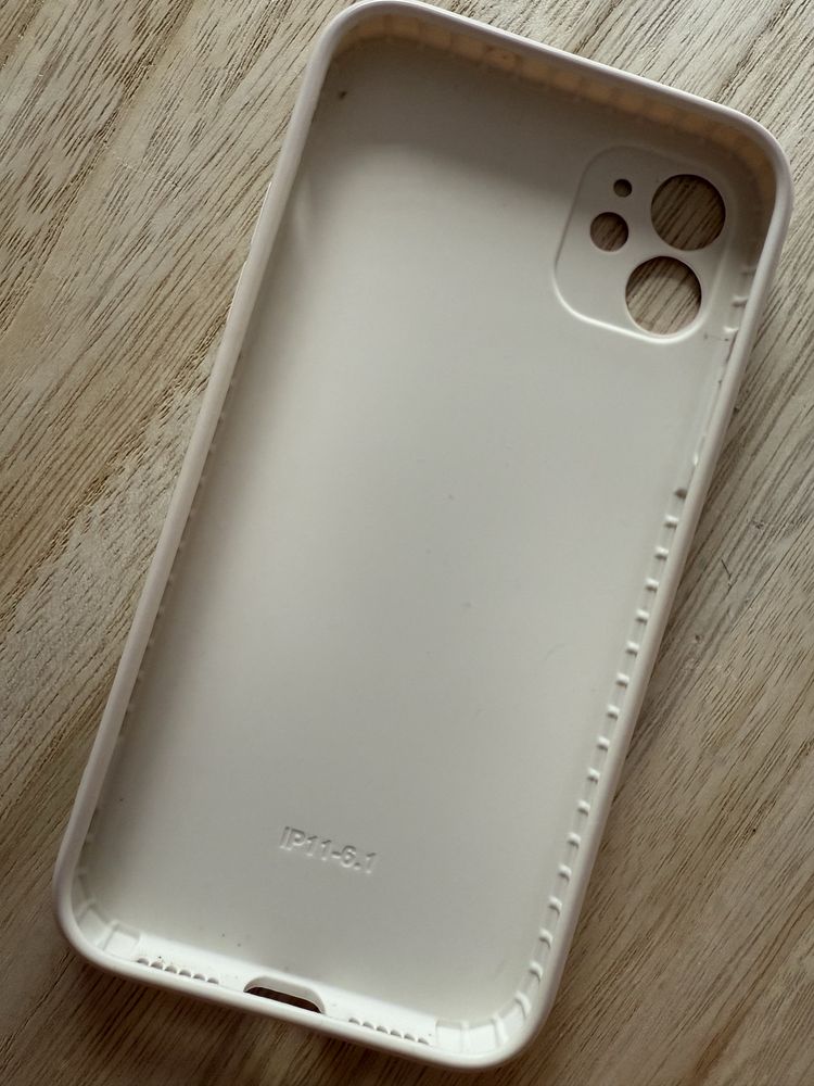Etui na iPhone 11