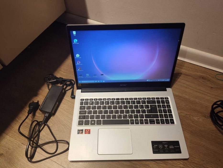 Acer Aspire 3 A315-23 Ryzen 5-3500U 12GB RAM Radeon Vega8  256GB SSD