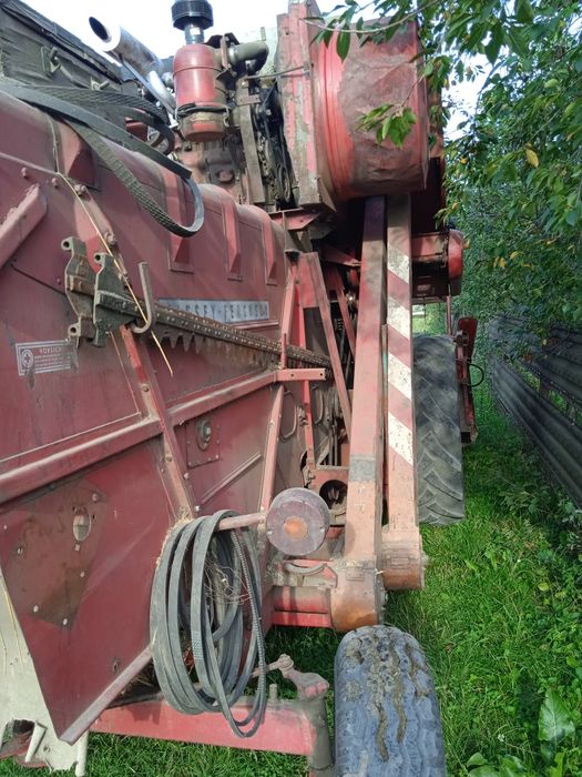 Комбайн Massey Ferguson 87