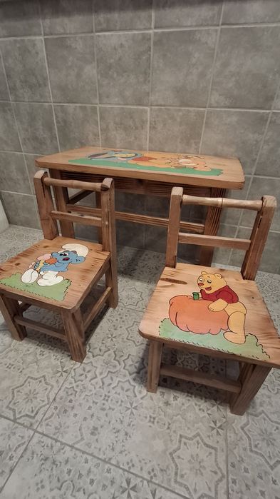 Drewniany Stolik plus 2 krzesełka