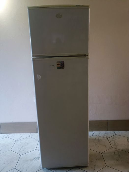 Продам робочий холодильник Snaige