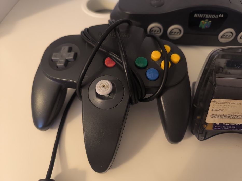 Nintendo 64 + comandos + cabos
