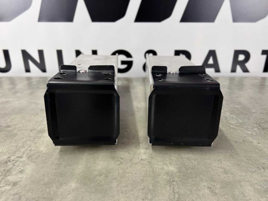 Кронштейн підсилювача переднього бампера Tesla Model Y