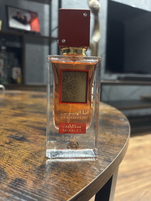 Lattafa Ana Abiyedh Scarlet woda perfumowana