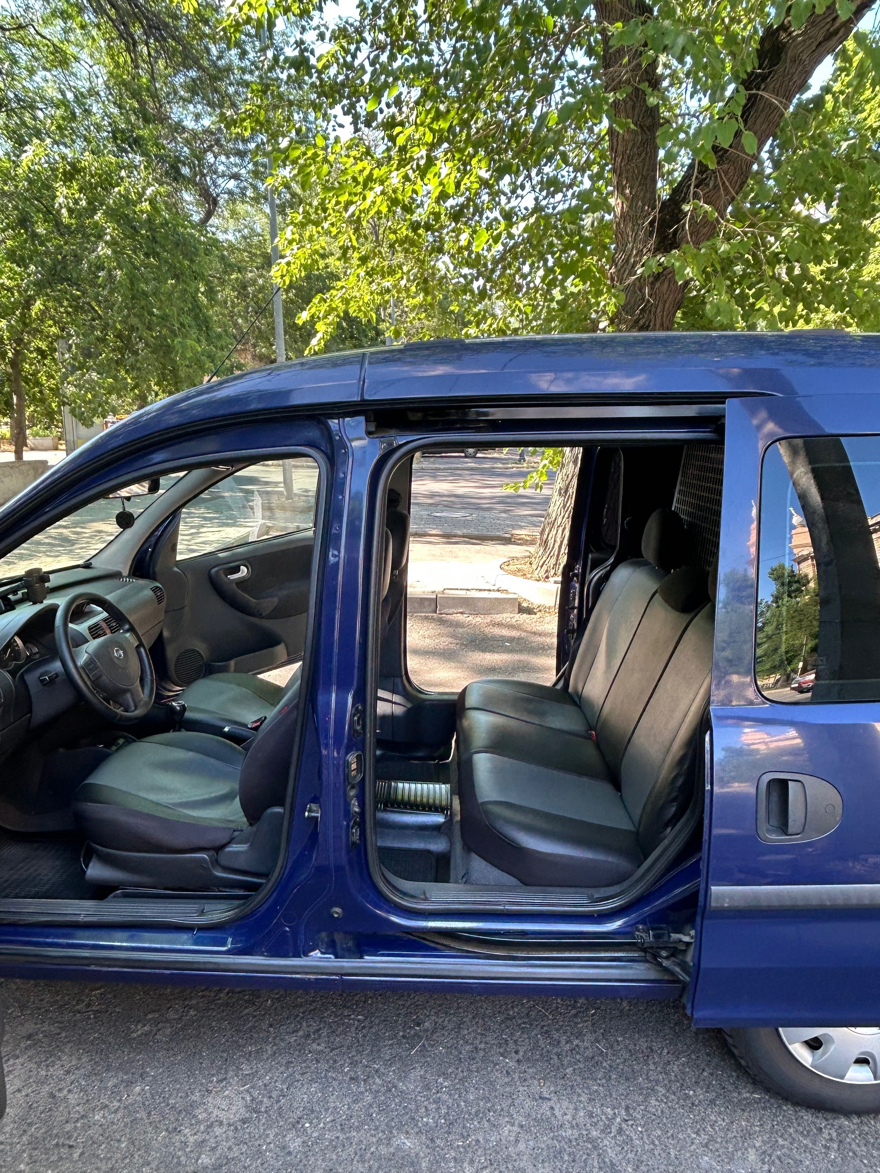 Авто «Opel Combo»