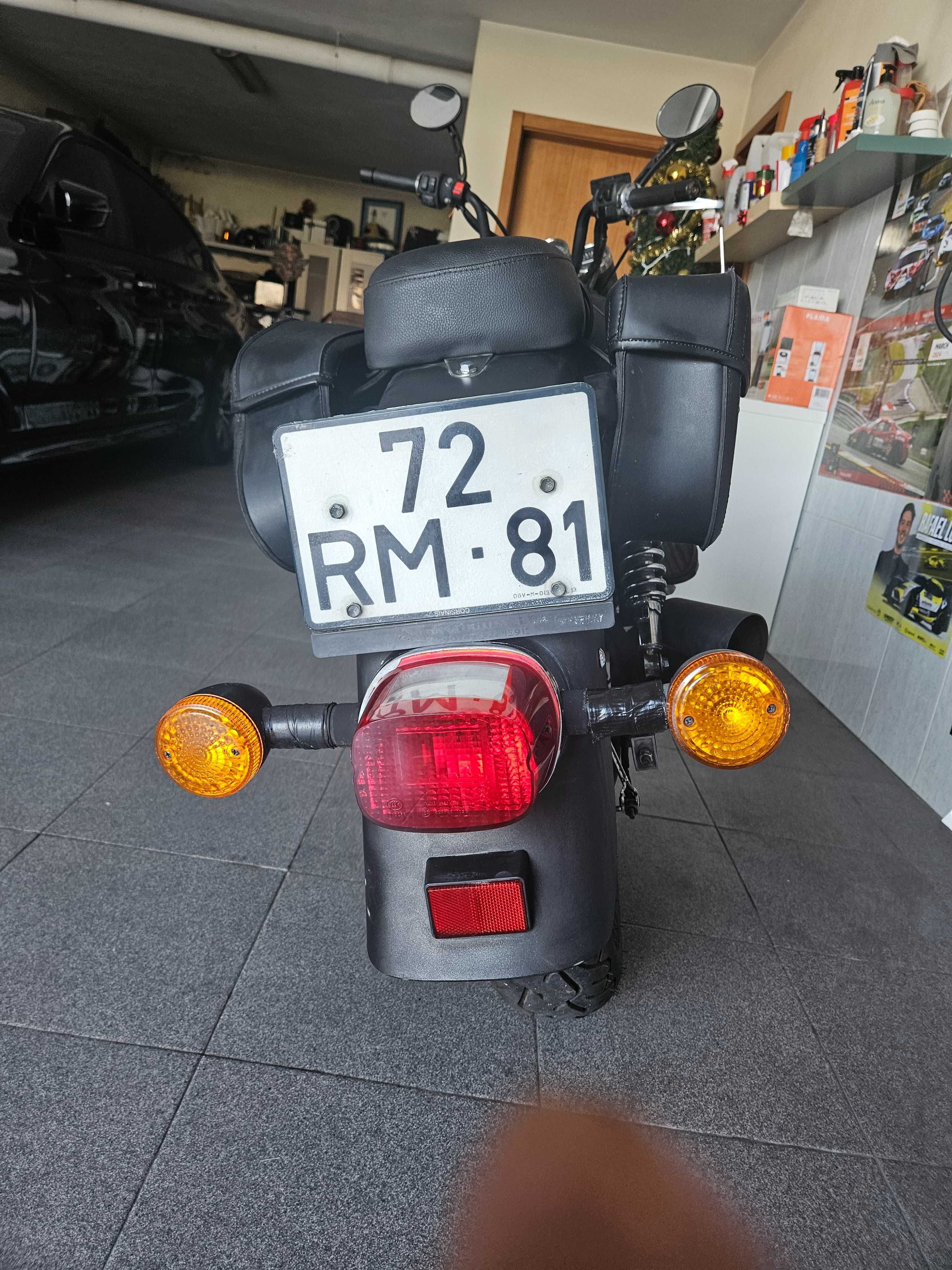 Moto 125 muito estimada