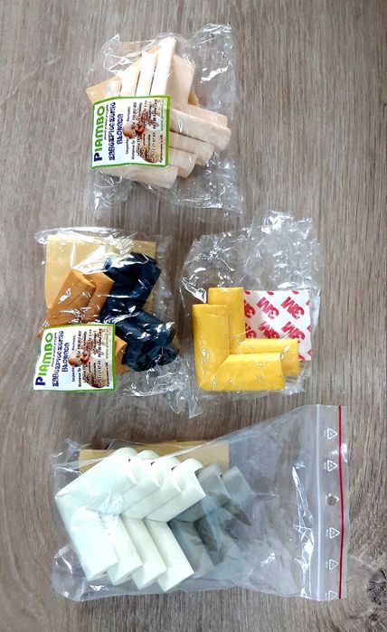 ZABEZPIECZENIE NAROŻNIKÓW 2 szt. z pianki. Kolor czarny.