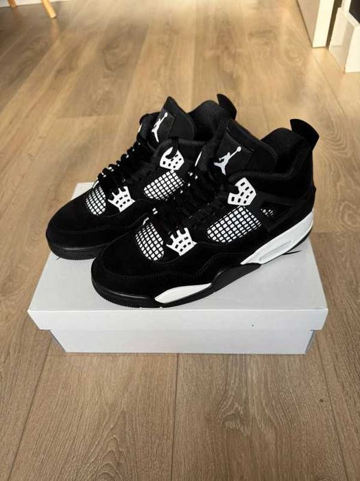 Buty meskie Mokasyny Nike_Air_Jordan_4_Retro_White_Thunder R.40