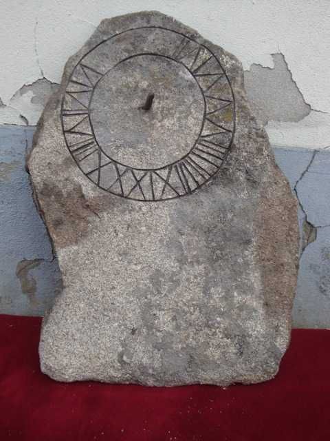 Relógio de Sol em Granito