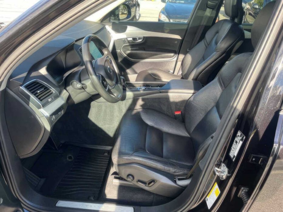 Volvo XC90      2018