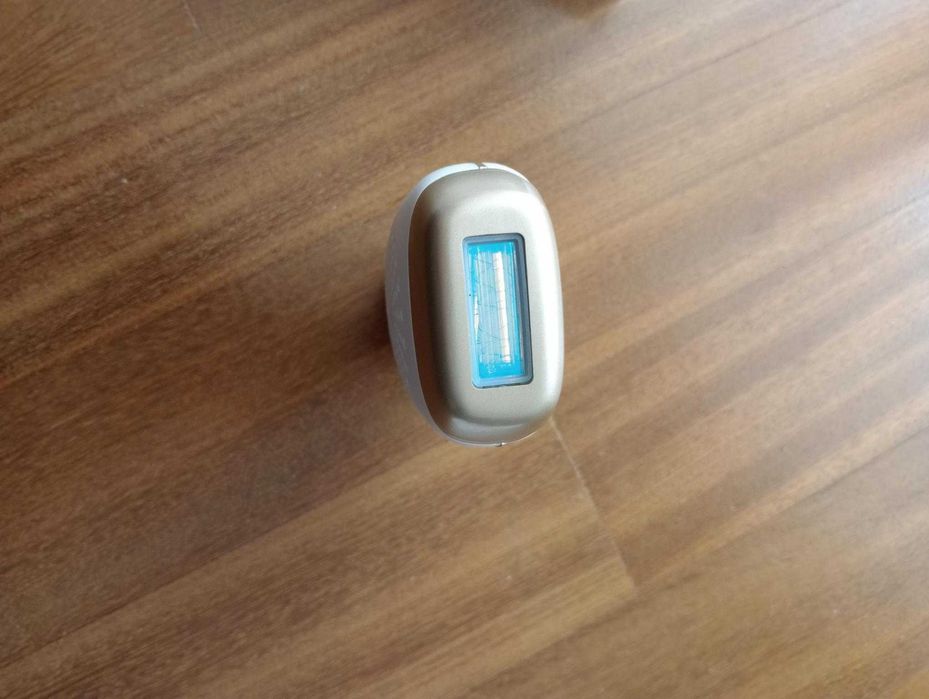 Depiladora IPL Luz Pulsada em branco