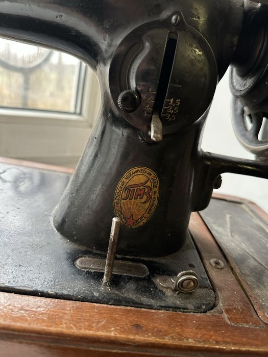 Антикварная! швейная машинка