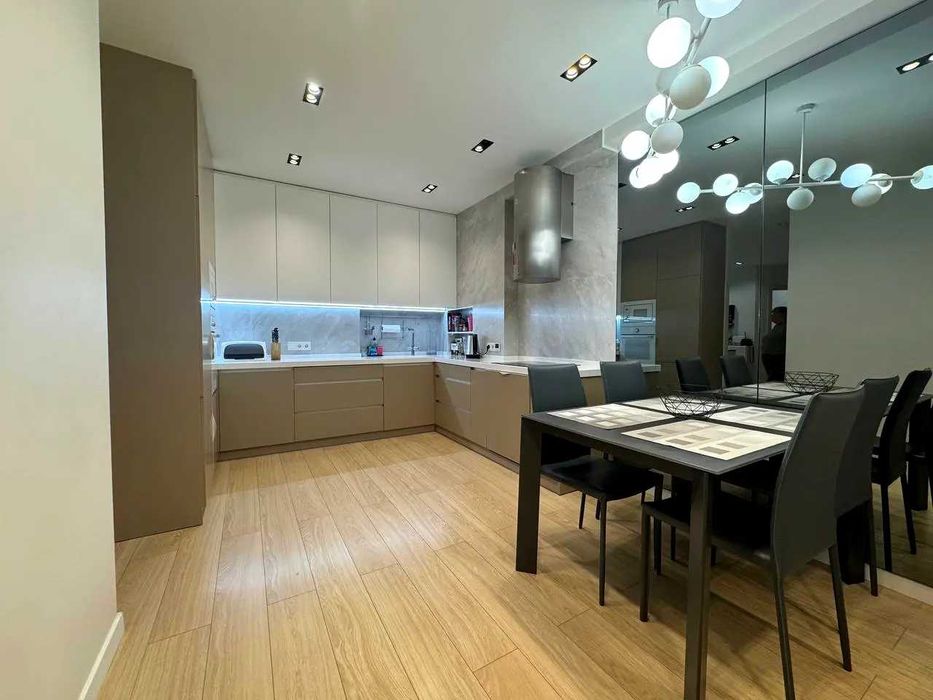 2-кім В. Лобановського пр., 4-Б ЖК Олександрівський Солом'янський р-н