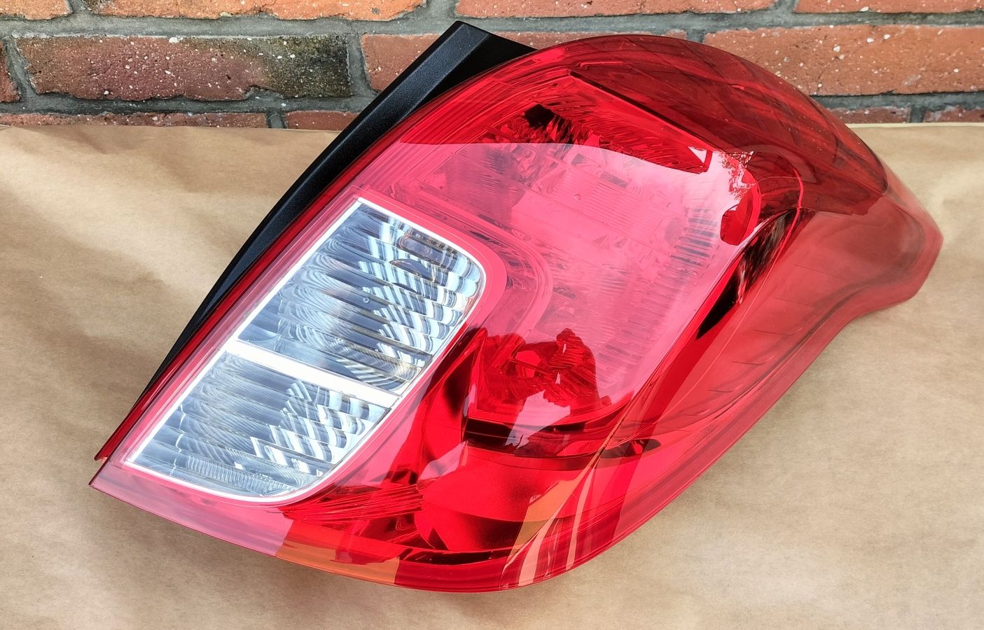 Lampa tylna prawa Opel Mokka Oryginalna kompletna
