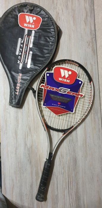 Продам тенисную ракетку