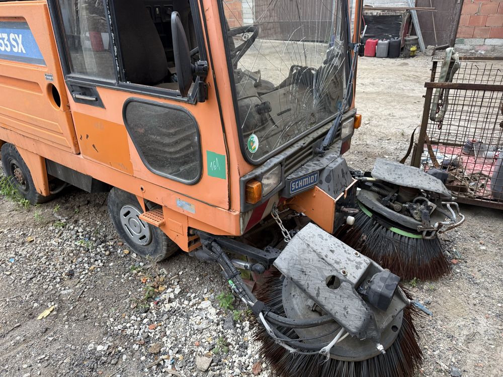 Zamiatarka drogowa samojezdna 1,6 d schmidt sk153sx