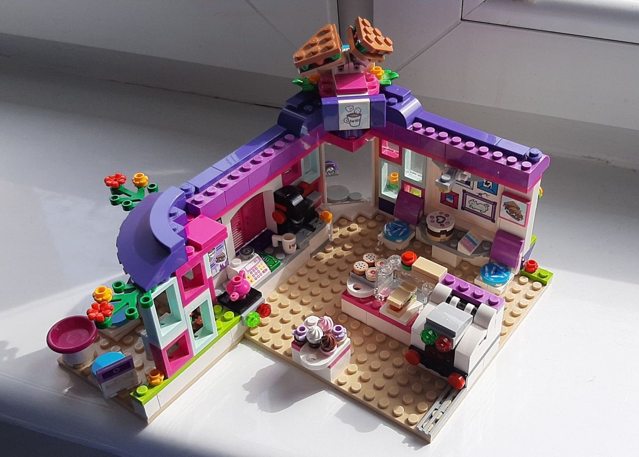 Lego Friends- artystyczna kawiarnia Emmy