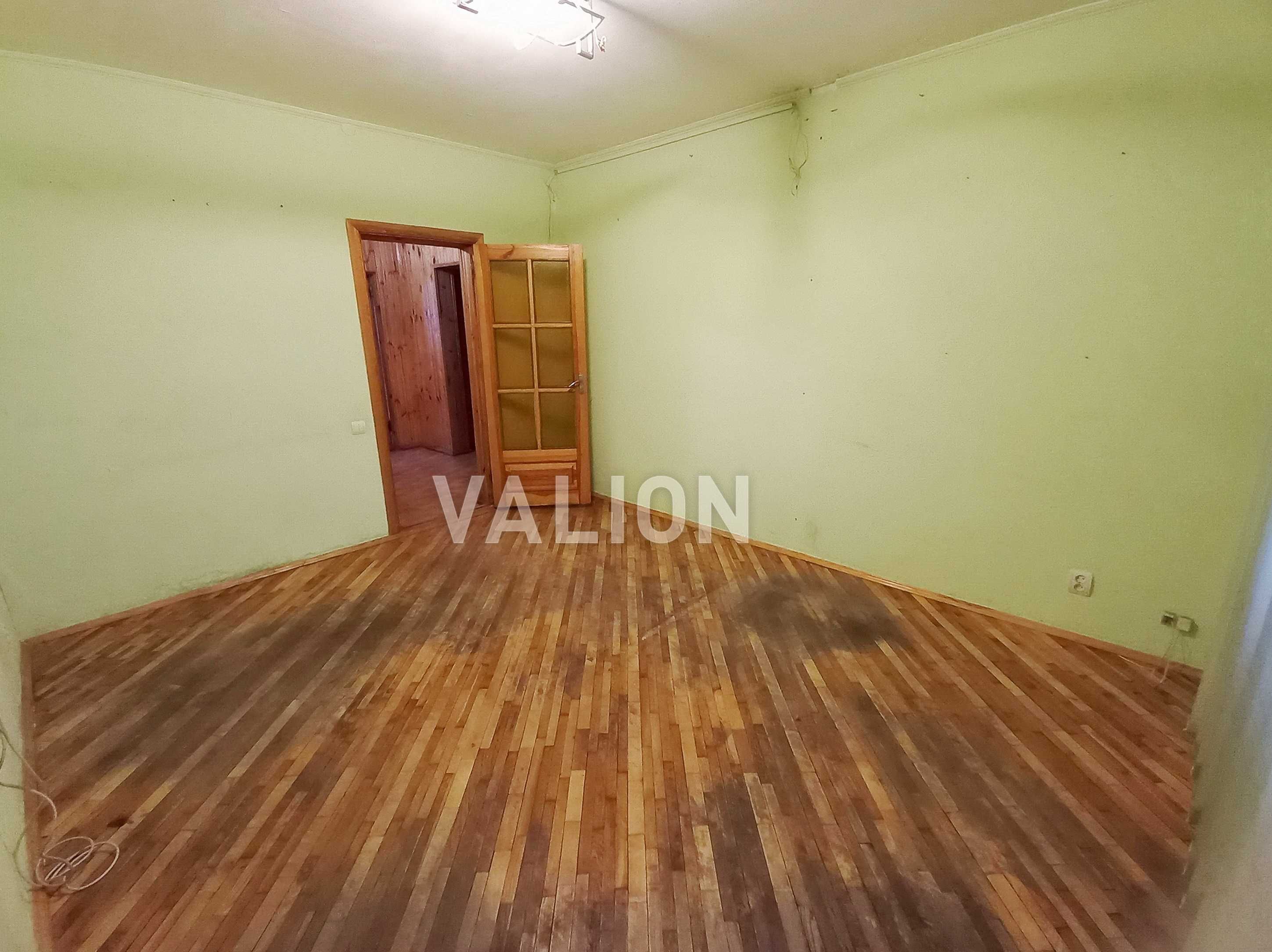 Без % Продаж 5-кім. кв. вул Васильківська 38, поруч метро, Максимовича