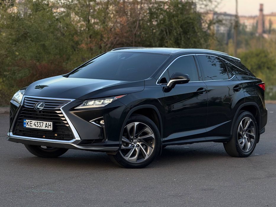 Продам Lexus RX 200t 2017год официальный