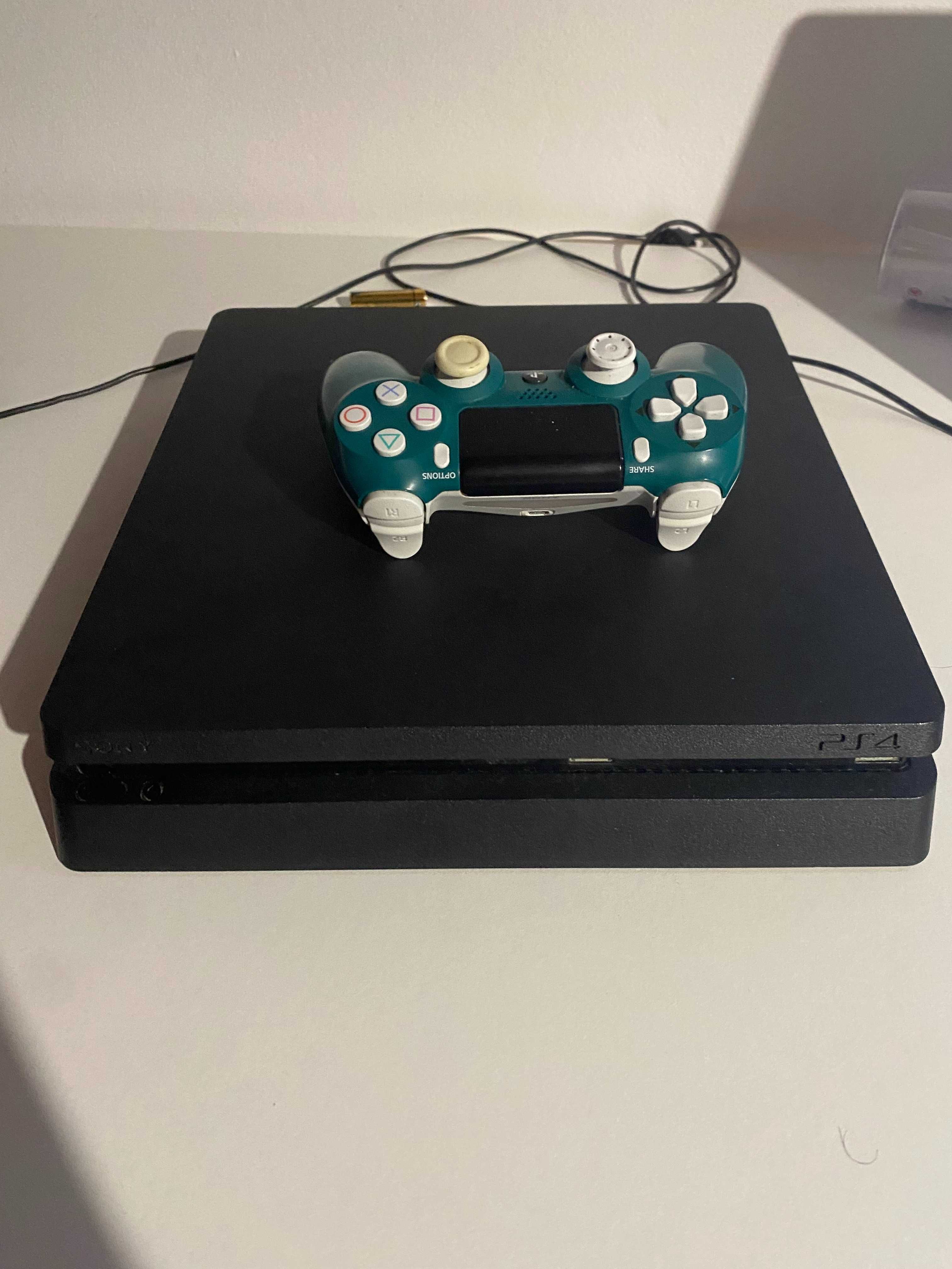 PS4 1TB + 1 Comando – Perfeito Estado