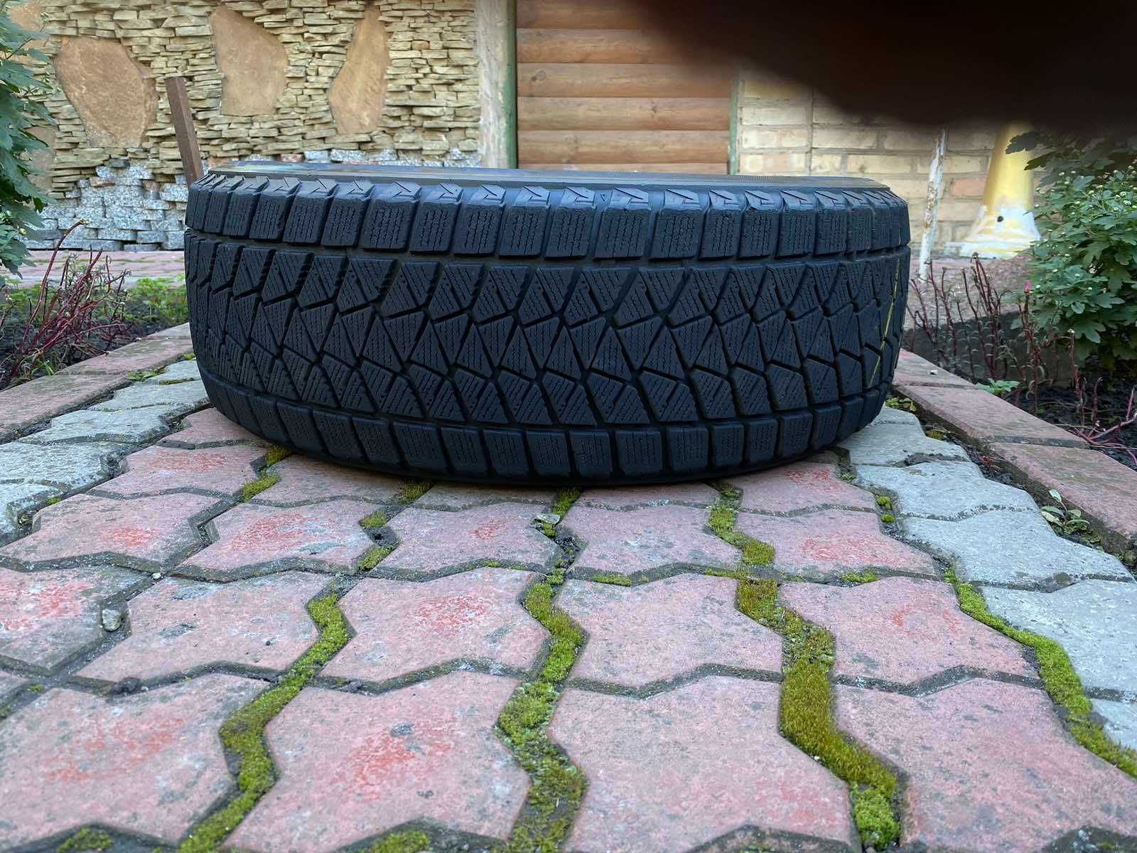 Зима пара Bridgestone BLIZZAK DM-V2. 215-60-R17. – ціна за 2шт-3200грн