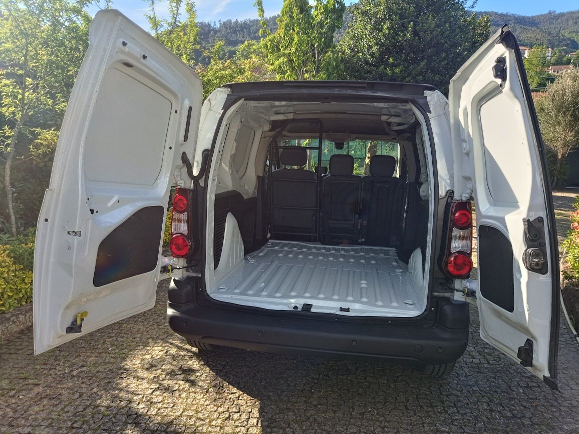 Berlingo 1.6hdi automática C/girafon