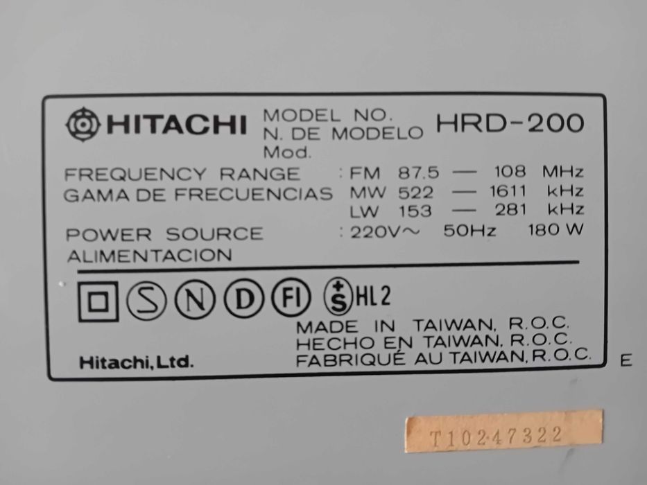Wieża  Hitachi HRD - 200  z kolumnami