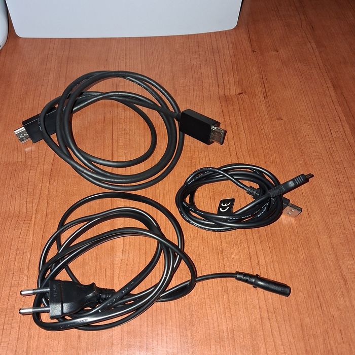 PlayStation 5 (PS5) – Versão Disco – Comando + Suporte + Cabos + Caixa