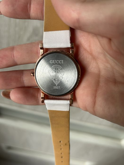 Zegarek Gucci biały logowany