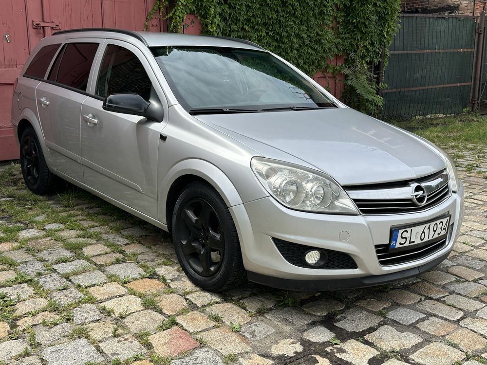 Opel Astra H 1.9CDTi Kombi 2008r, Lift, Klima
