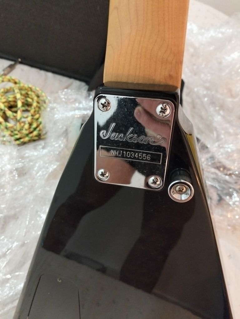 Jackson js32 Rhoads  + Amplificador Spider IV line 6