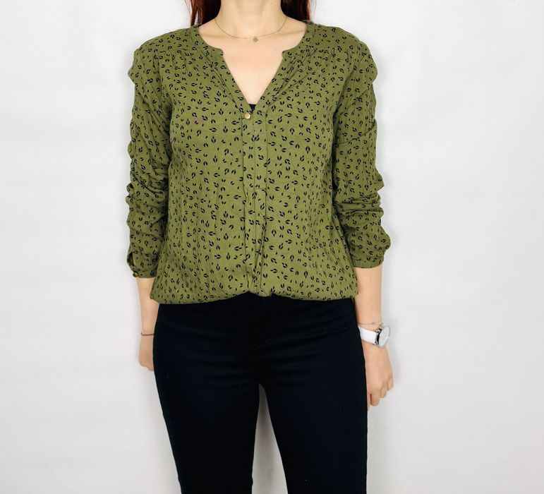 Oliwkowa bluzka z drobnym wzorem M 38 Vero Moda