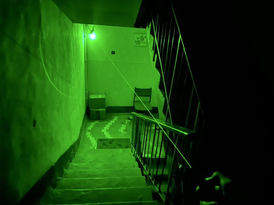 Мощная лазерная указка. Дальность до 15 км. С аккумулятором и зарядкой