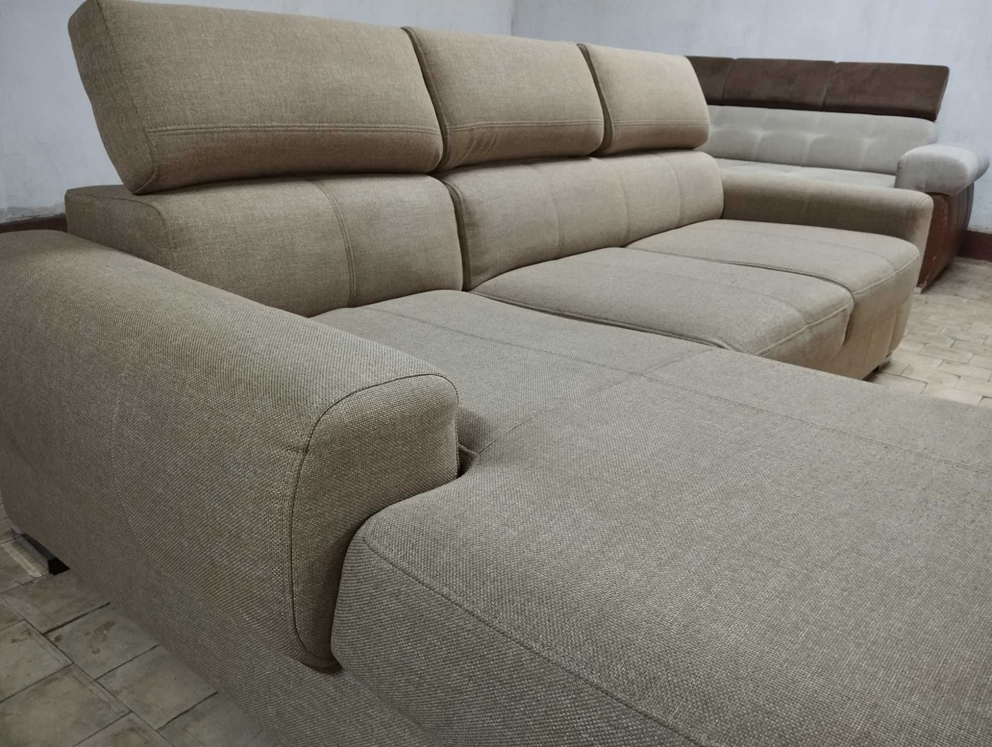 Sofa z regulowanymi zagłówkami, funkcją spania, możliwy transport
