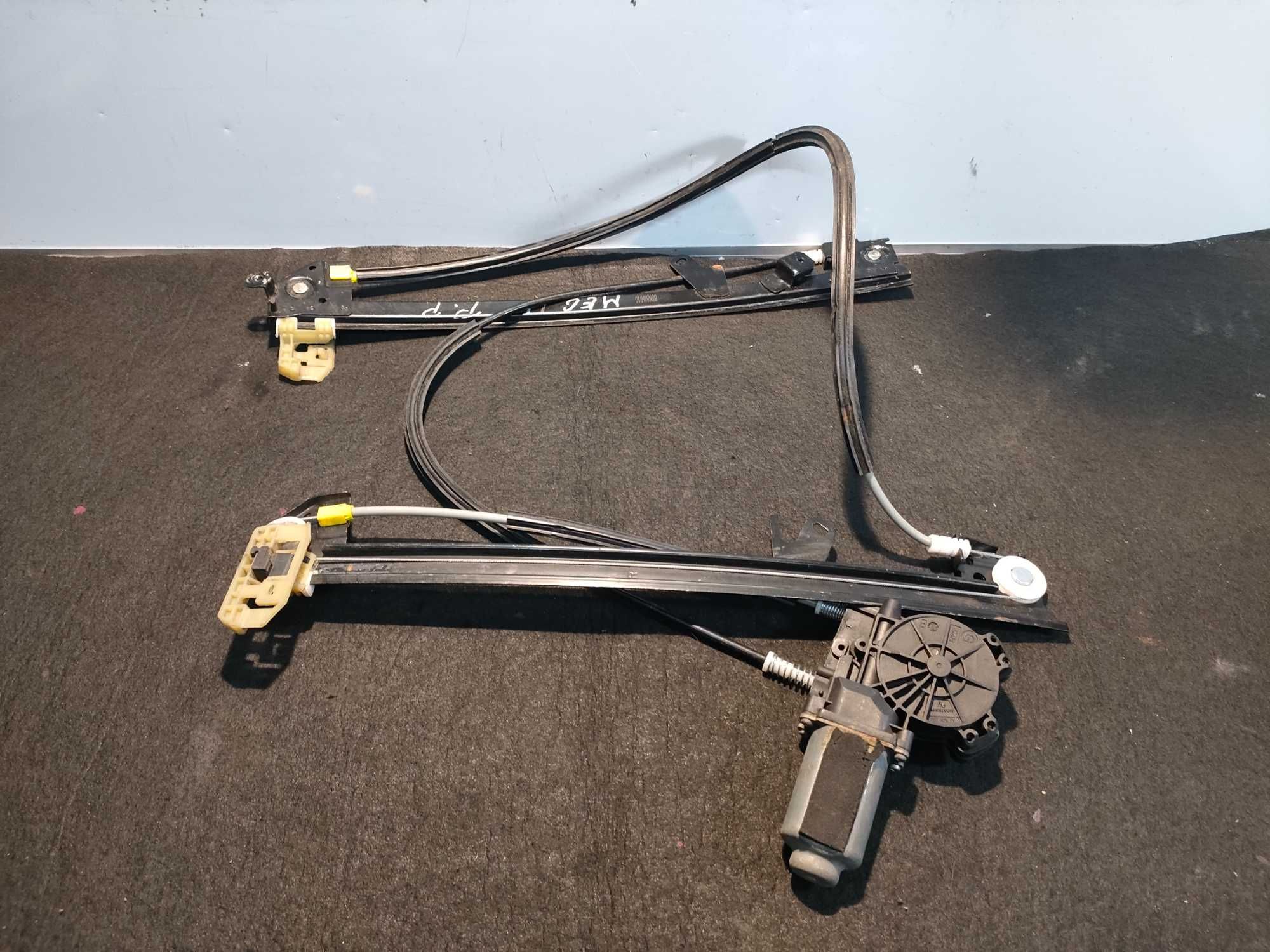 Renault Megane II mechanizm podnoszenia szyby prawy przód