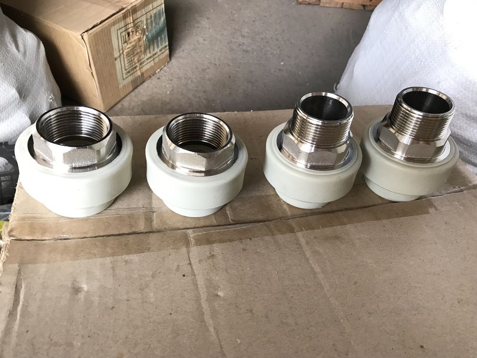 Муфта наружна і внутрішня Vesbo d40x1 1/4 під пайку