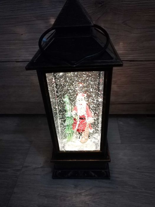 Latarenka ze świętym mikołajem