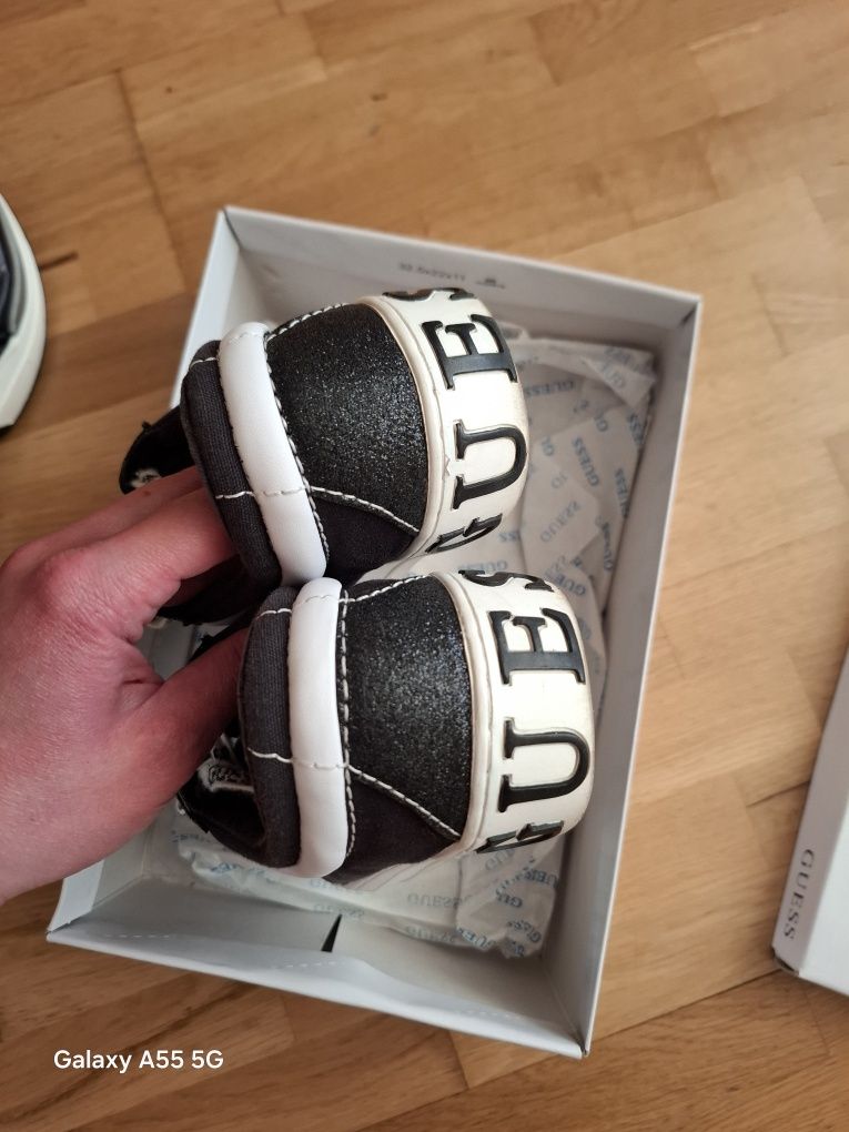 Oryginalne buty Guess