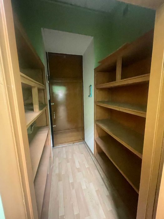 Продам фасадное помещение в р-не Нового рынка.