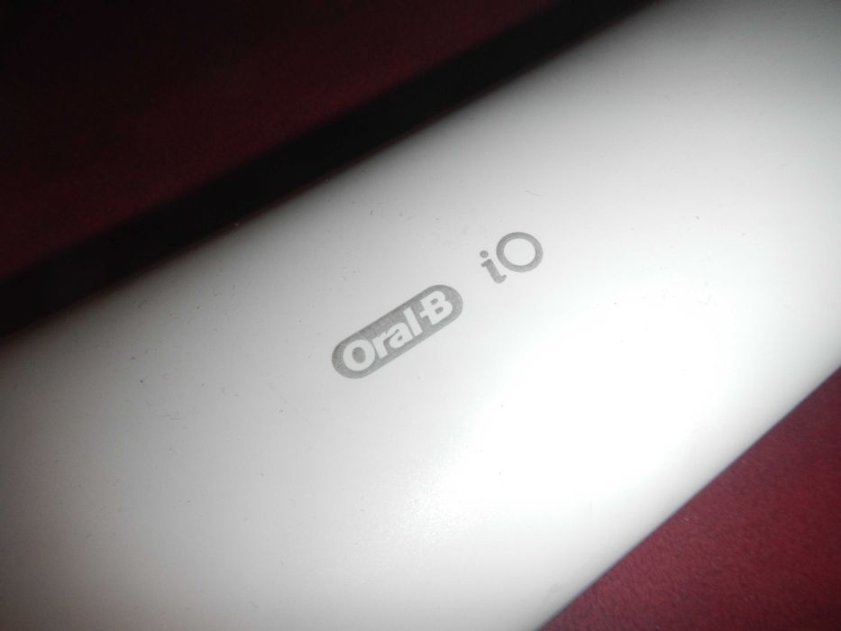 etui podróżne Oral-B iO ladowarka