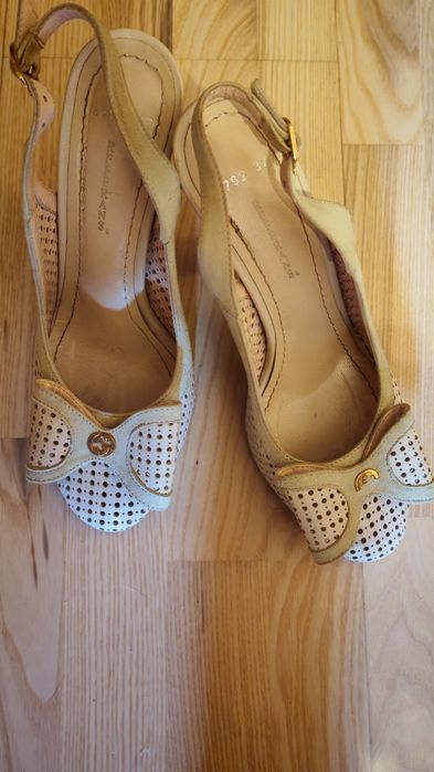 Продам женские босоножки (лето)