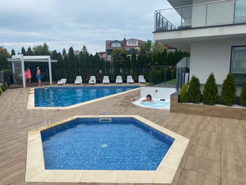 Azure-Apartament w Kołobrzegu,baseny zewnętrzne z podgrzewaną wodą