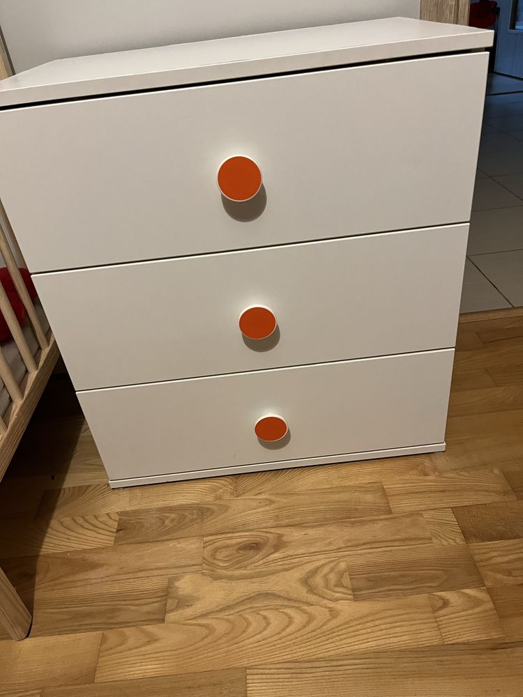 Zestaw mebli dziecięcych IKEA STUVA – szafa + komoda