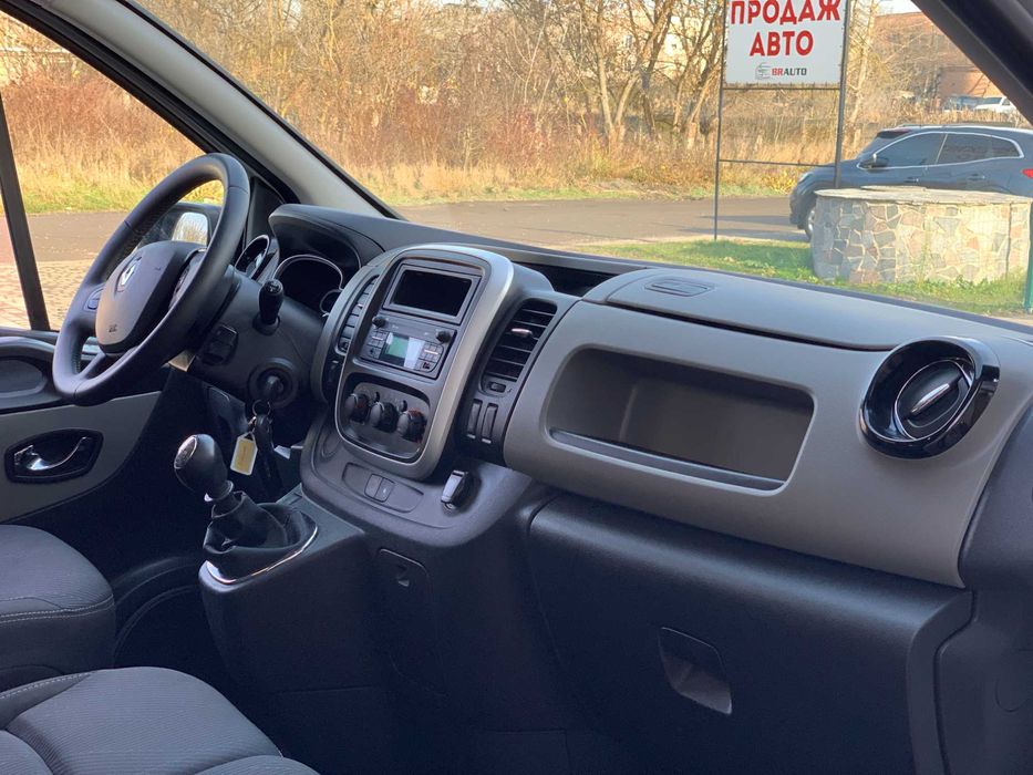 Renault Trafic 2019 9 місць