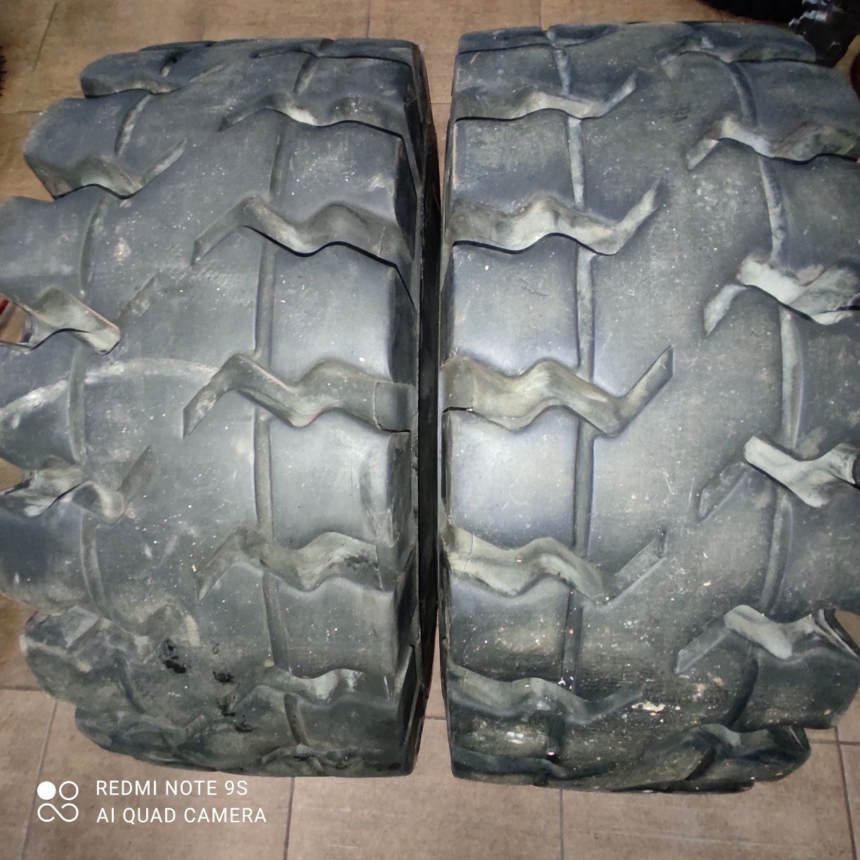 Opony 27x10-12  wózek widłowy  koła szerokie pełne CENA  1 SZTUKĘ