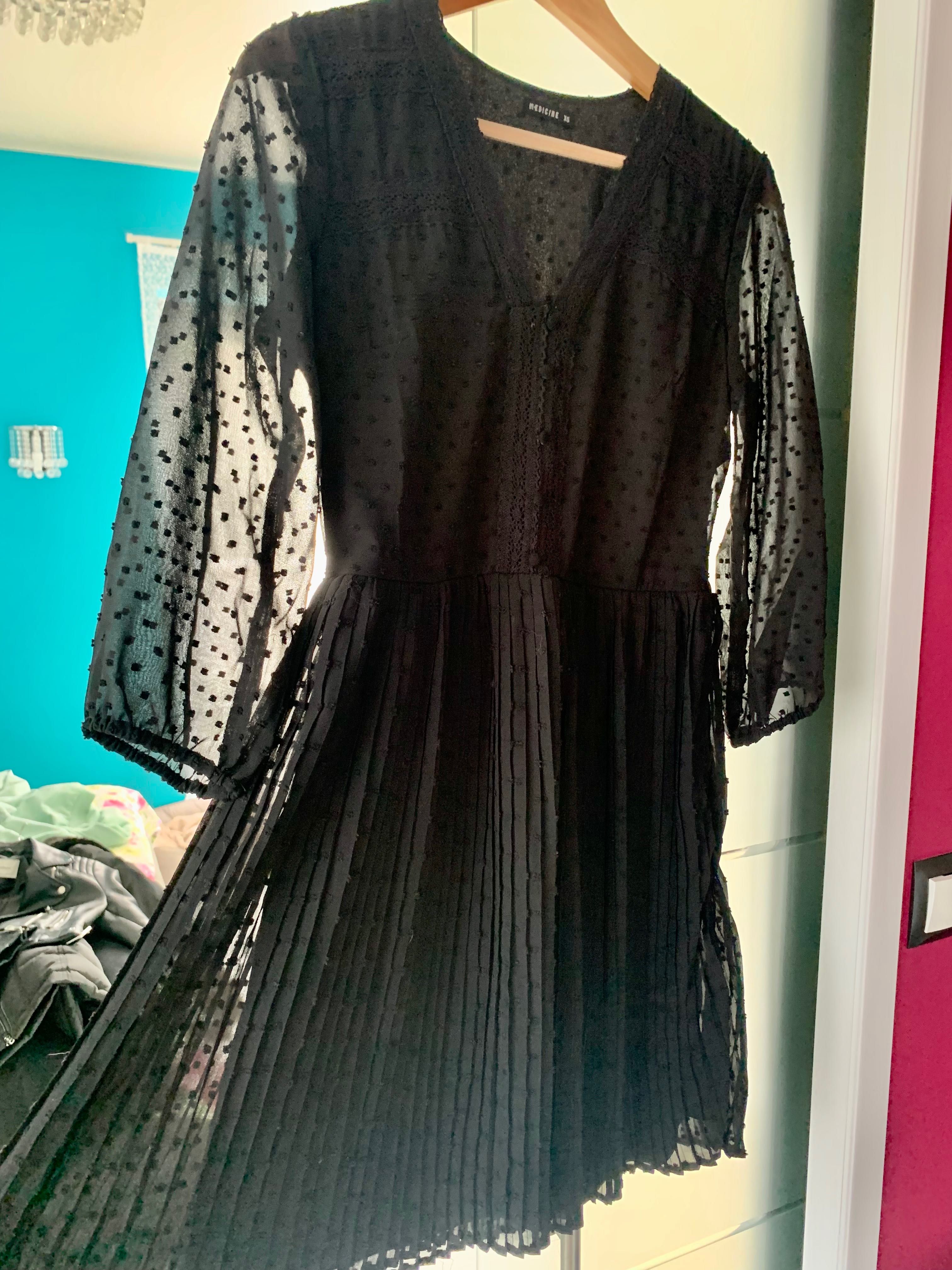 Sukienka czarna rozmiar XS