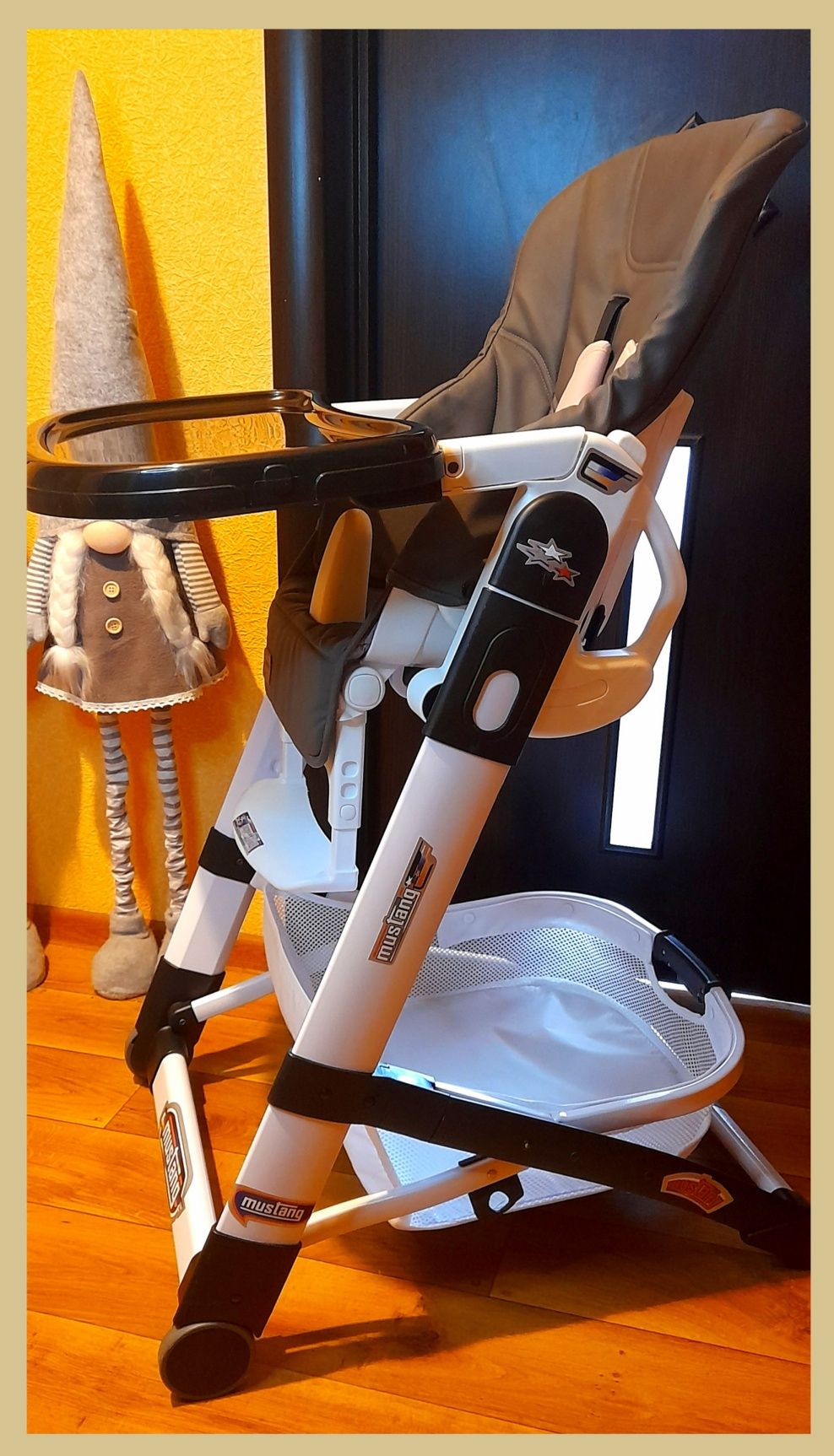 Стульчик для кормления Carrello и столик